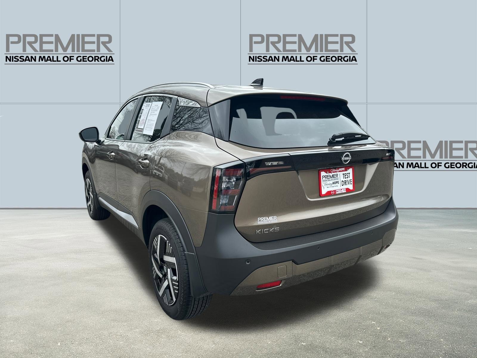 Used 2026 Nissan Kicks SV image 7