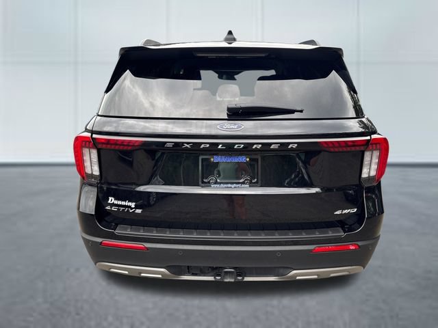 Used 2025 Ford Explorer Active w/ Active Comfort Package AWD/4WD image 3