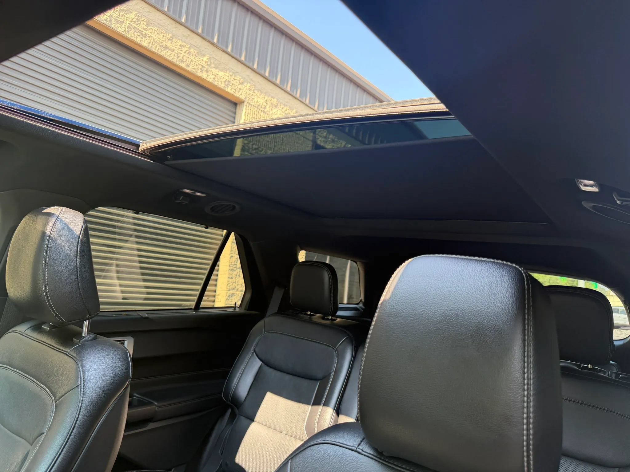 Used 2020 Ford Explorer Limited AWD/4WD image 24
