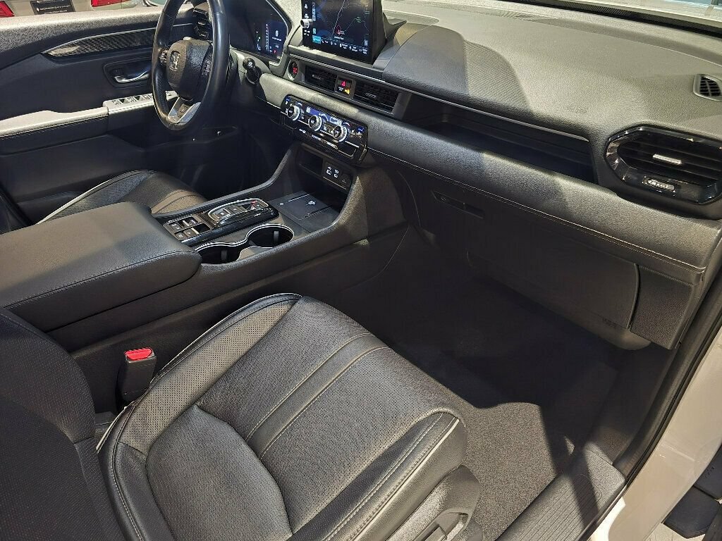 Used 2023 Honda Pilot Elite image 33