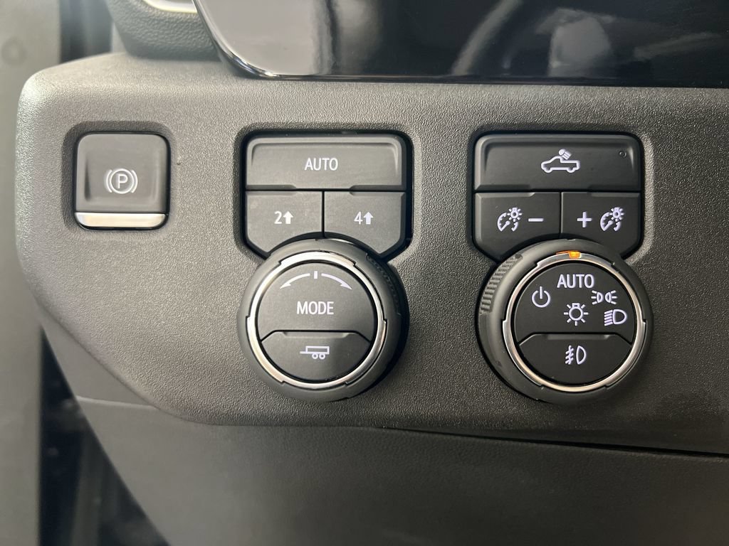 Used 2023 Chevrolet Silverado 1500 RST w/ Protection Package AWD/4WD image 18