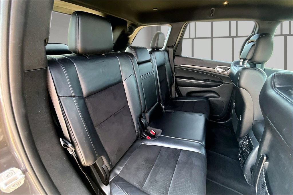 Used 2018 Jeep Grand Cherokee Altitude RWD image 27