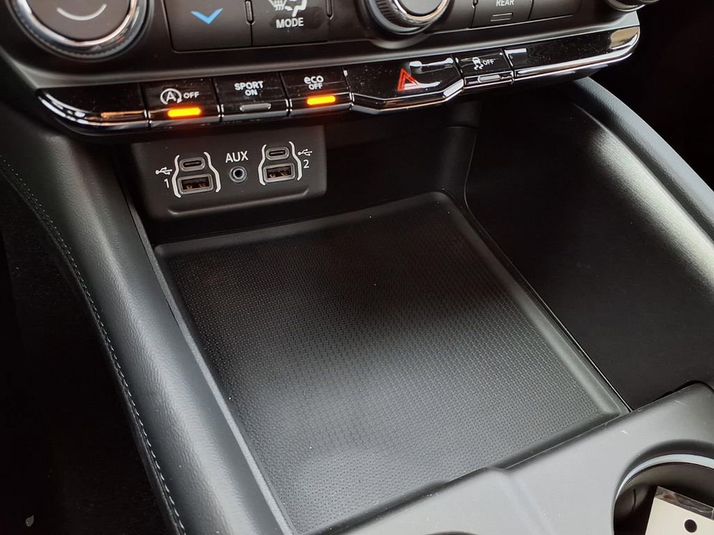 Used 2024 Dodge Durango SXT image 9