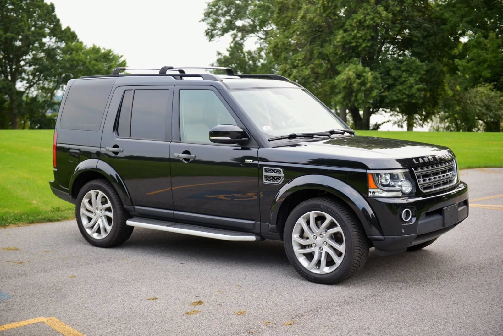 Used 2016 Land Rover LR4 HSE Silver Edition AWD/4WD image 5