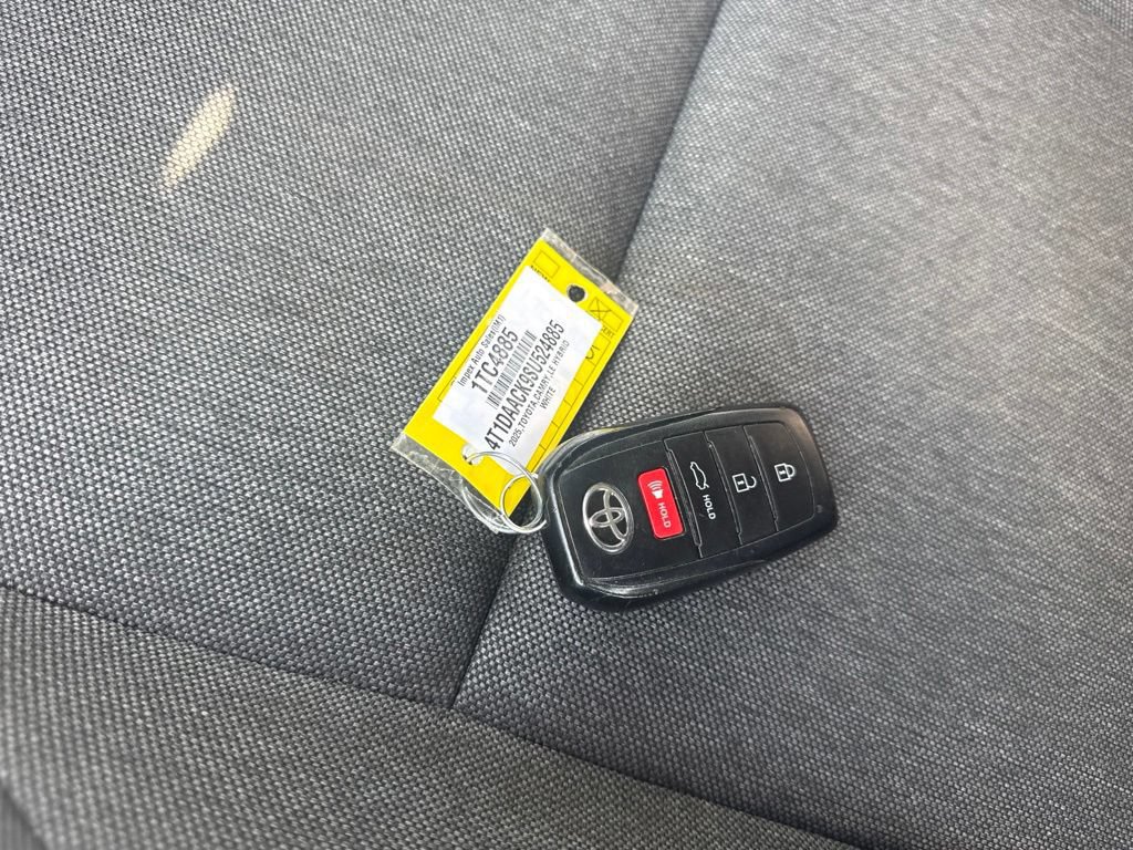Used 2025 Toyota Camry LE FWD image 29
