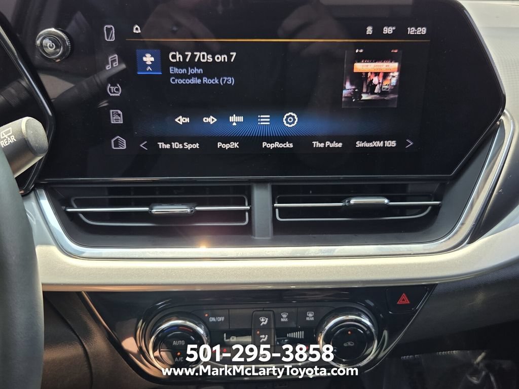 Used 2025 Chevrolet Trax LT w/ Driver Confidence Package FWD image 17