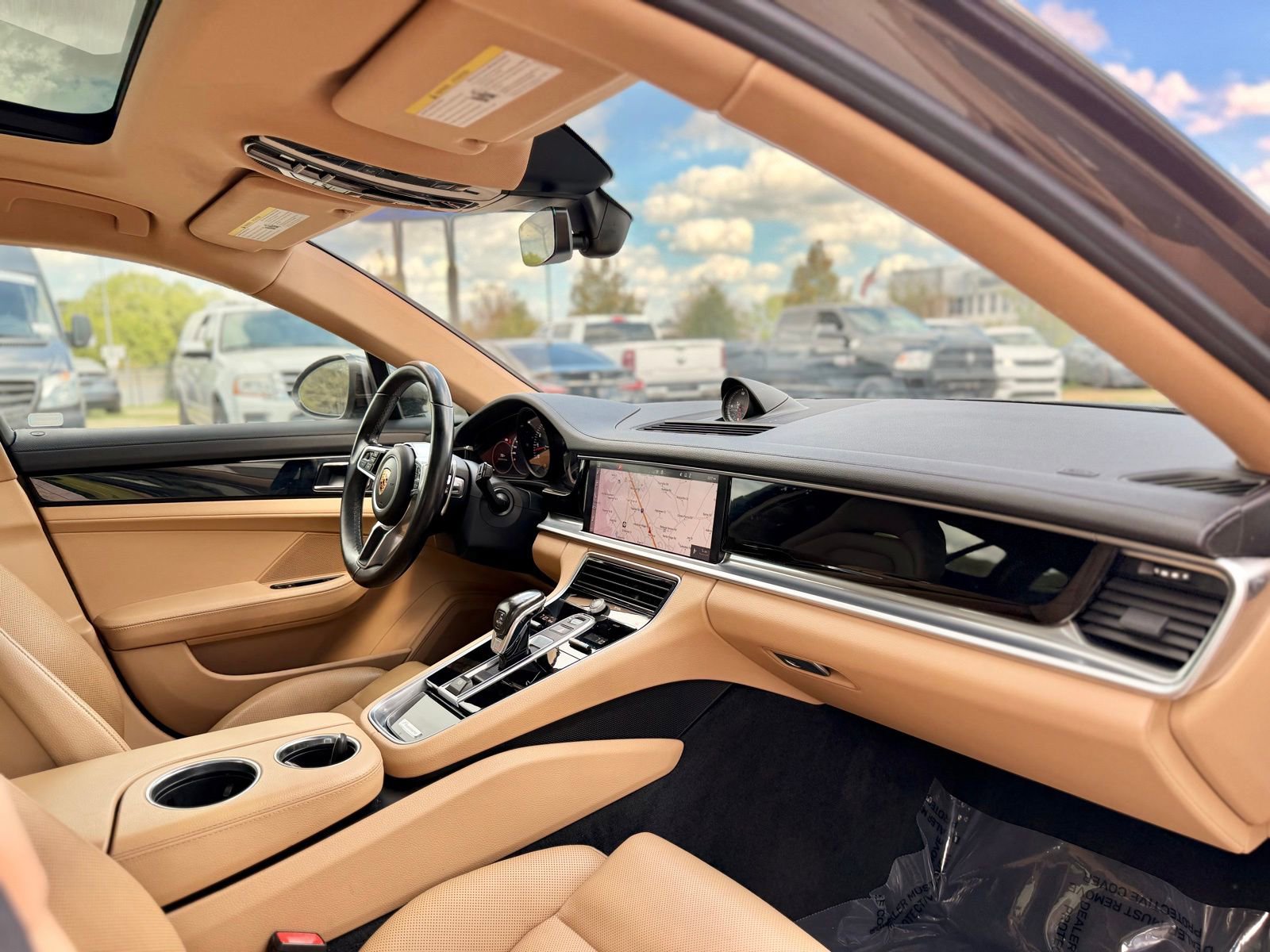 Used 2018 Porsche Panamera 4 image 35