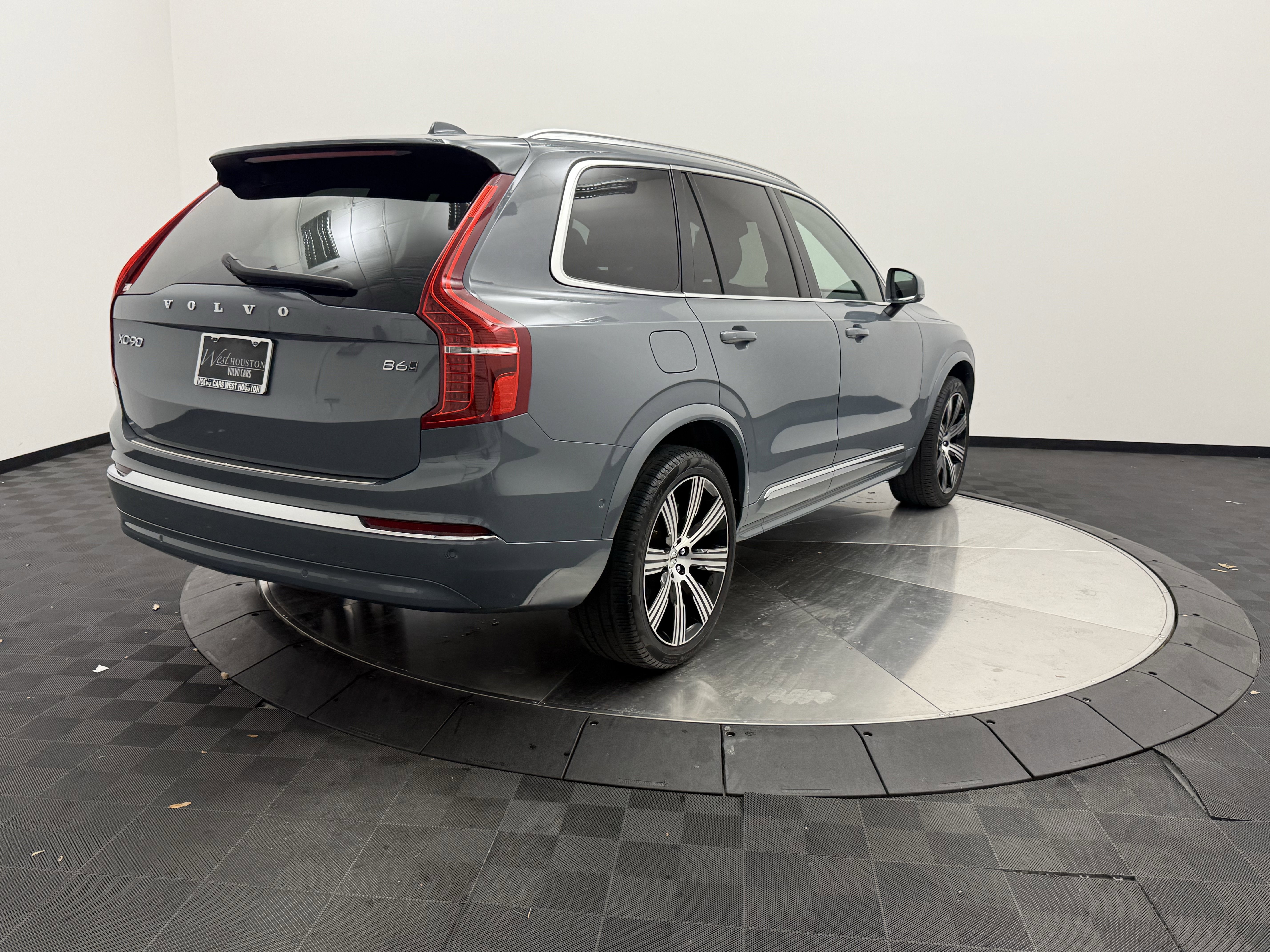 Used 2023 Volvo XC90 B6 Ultimate w/ Protection Package Premier AWD/4WD image 8