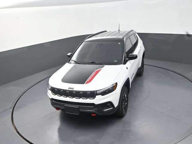 Used 2026 Jeep Compass Trailhawk AWD/4WD image 13