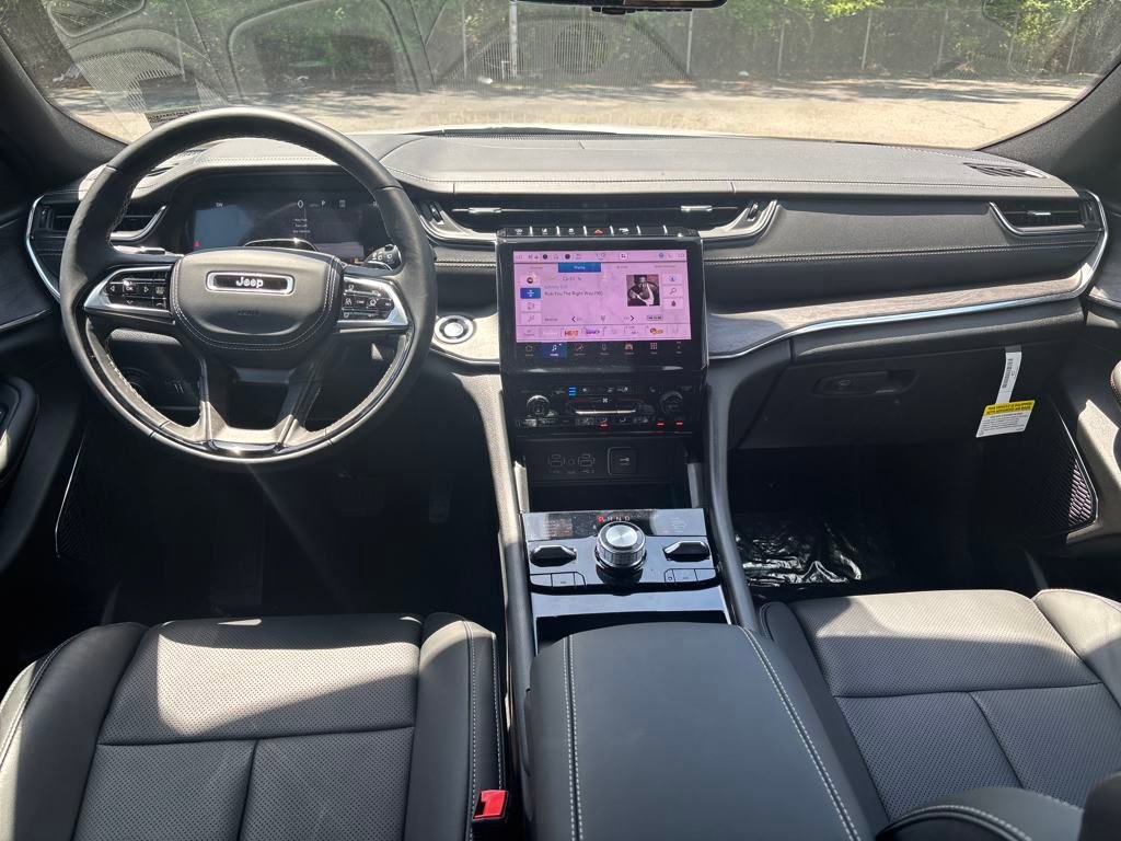 New 2025 Jeep Grand Cherokee Overland w/ Adv Protech Group III image 11