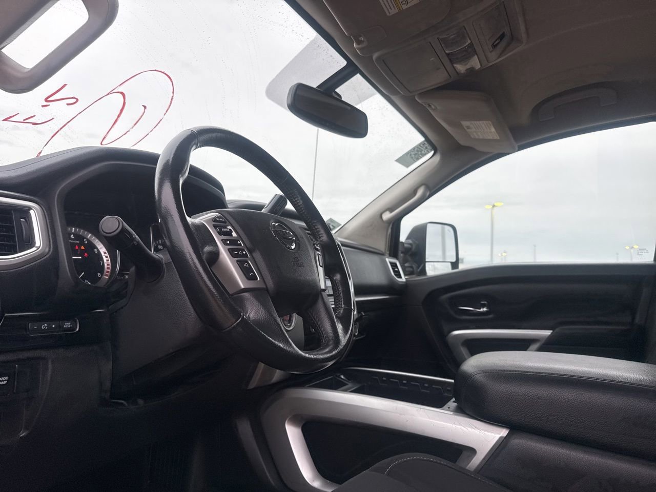 Used 2018 Nissan Titan SV w/ SV Convenience Package RWD image 35