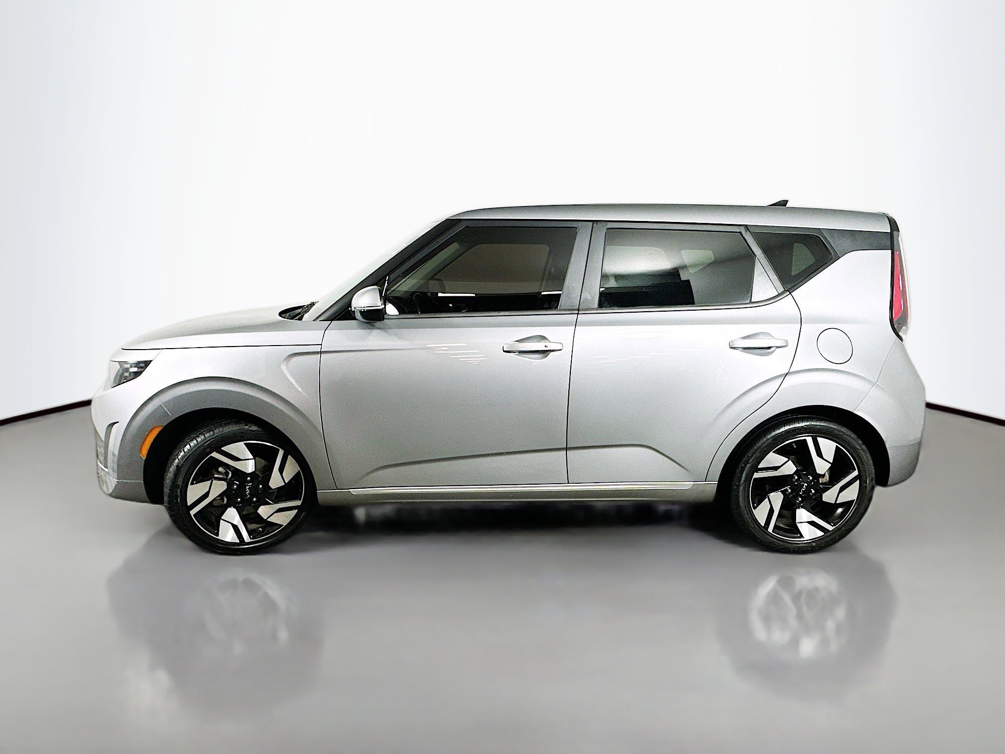 Certified 2023 Kia Soul GT-Line image 4