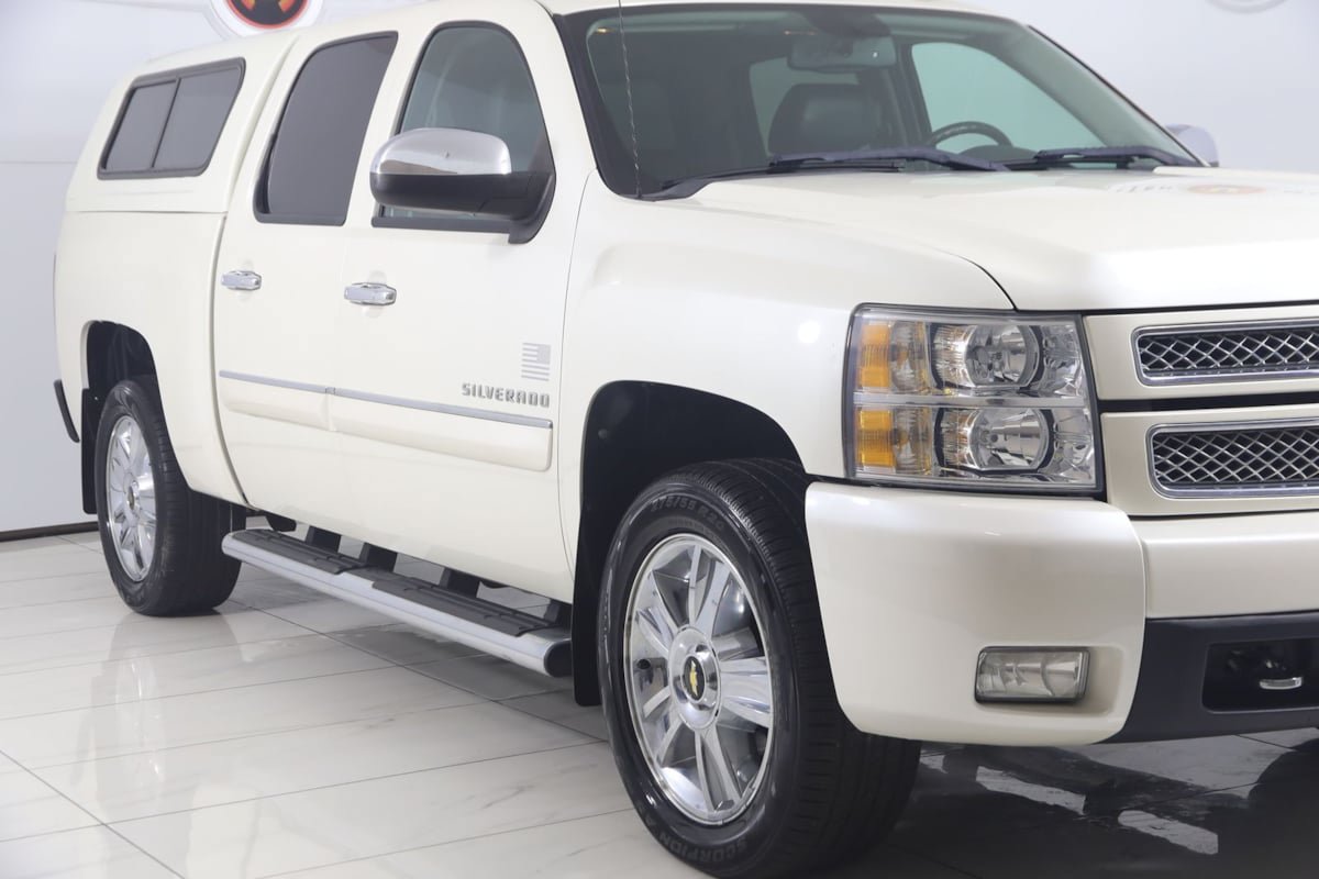 Used 2012 Chevrolet Silverado 1500 LTZ w/ LTZ White Diamond Edition AWD/4WD image 33