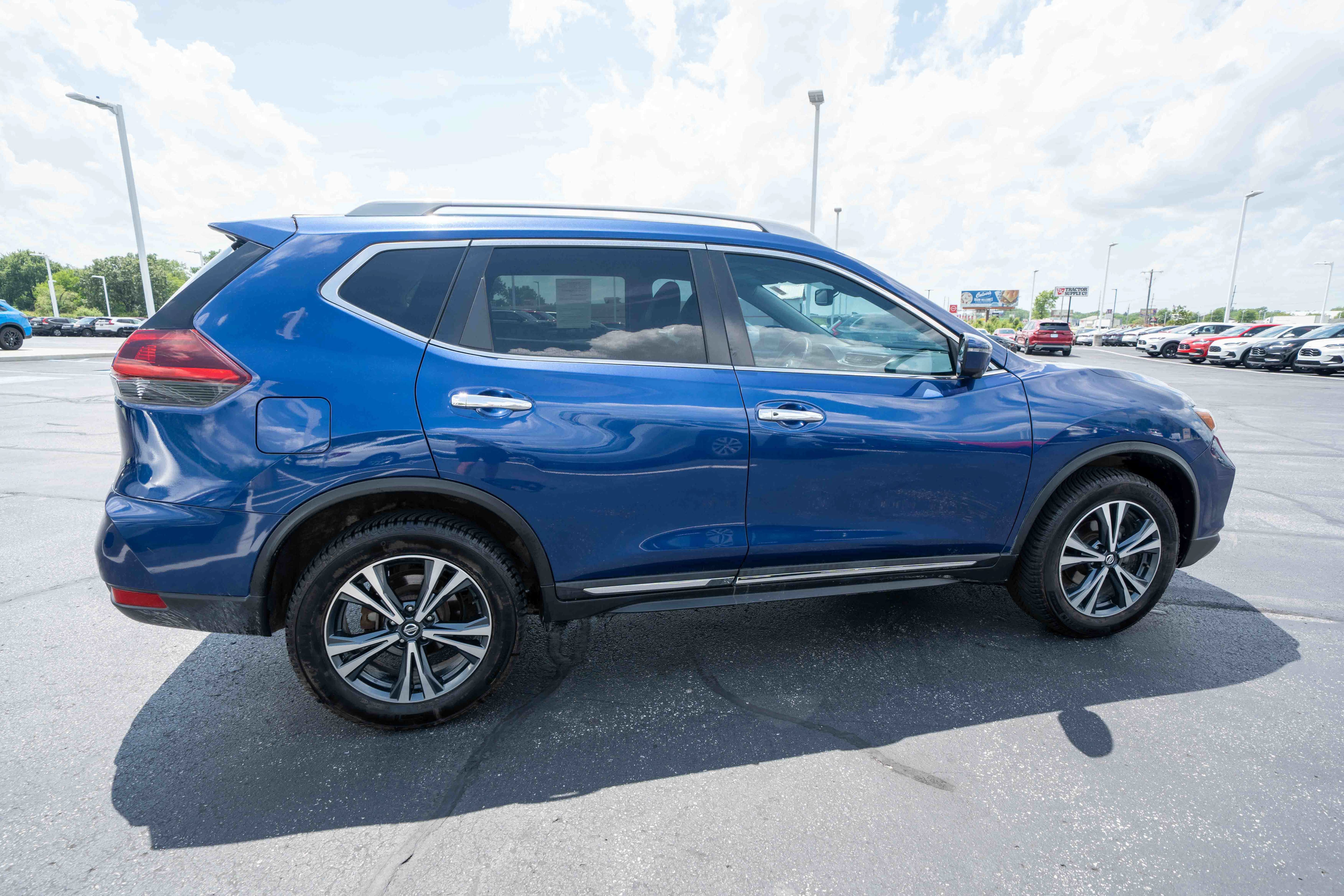 Used 2018 Nissan Rogue SL AWD/4WD image 6