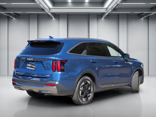 Certified 2025 Kia Sorento EX AWD/4WD image 4