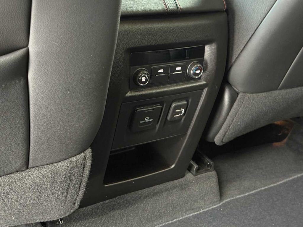 Used 2023 Chevrolet Traverse RS image 23