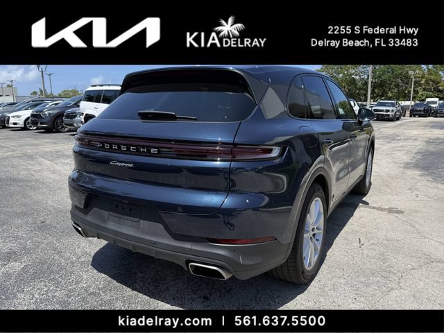 Used 2025 Porsche Cayenne AWD/4WD image 3
