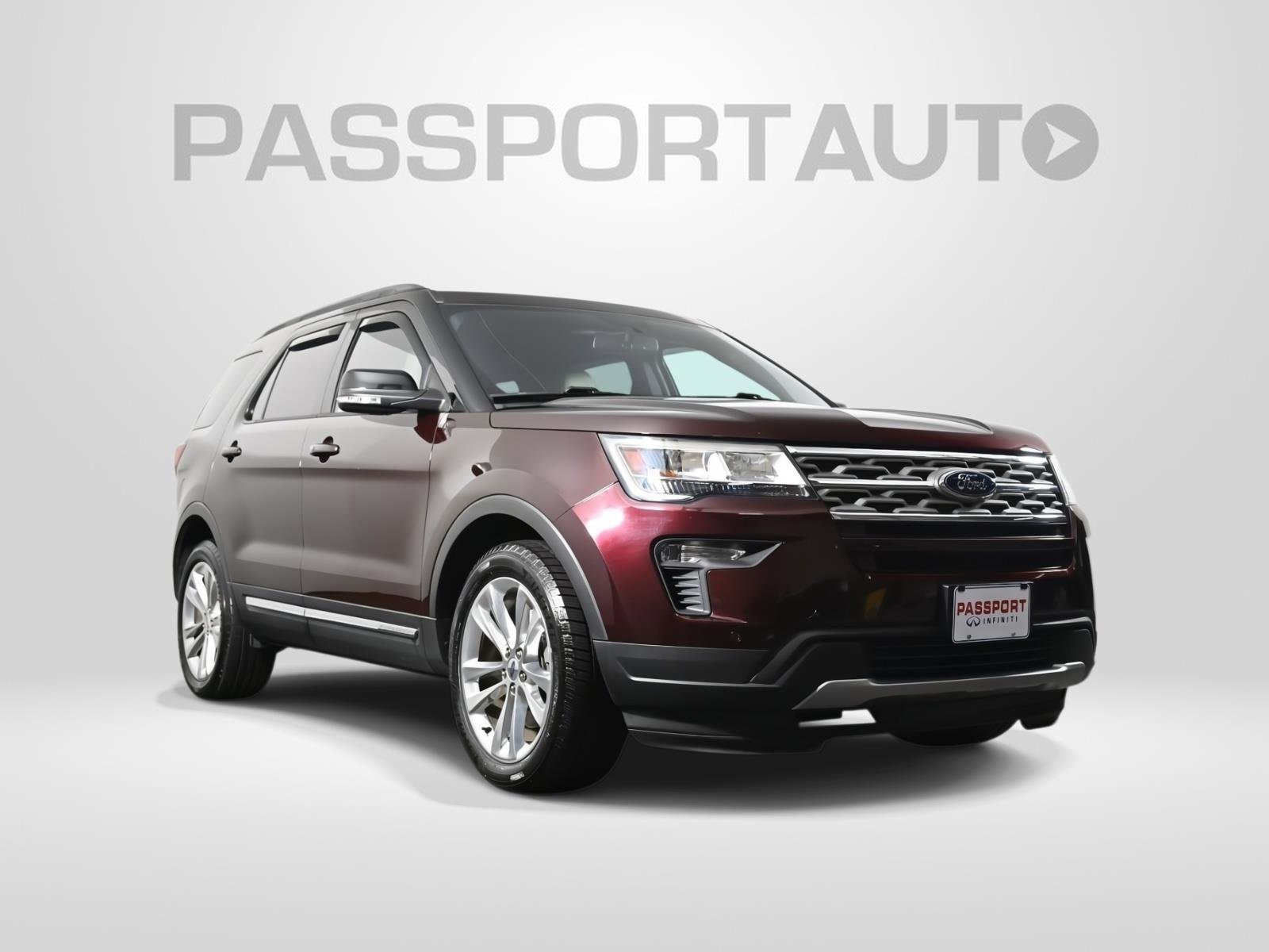 Used 2018 Ford Explorer XLT w/ Equipment Group 202A image 3