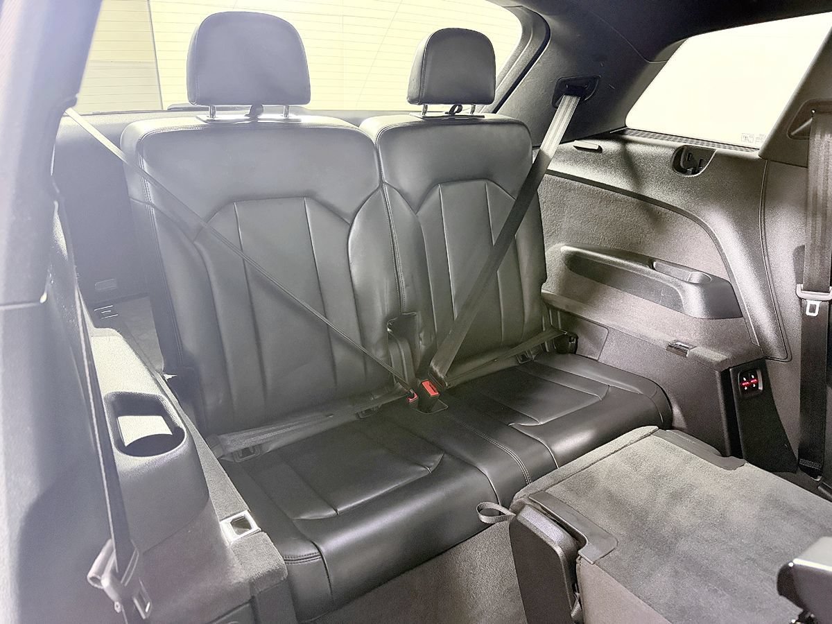 Used 2021 Audi SQ7 Premium Plus w/ Driver Assistance Package AWD/4WD image 48