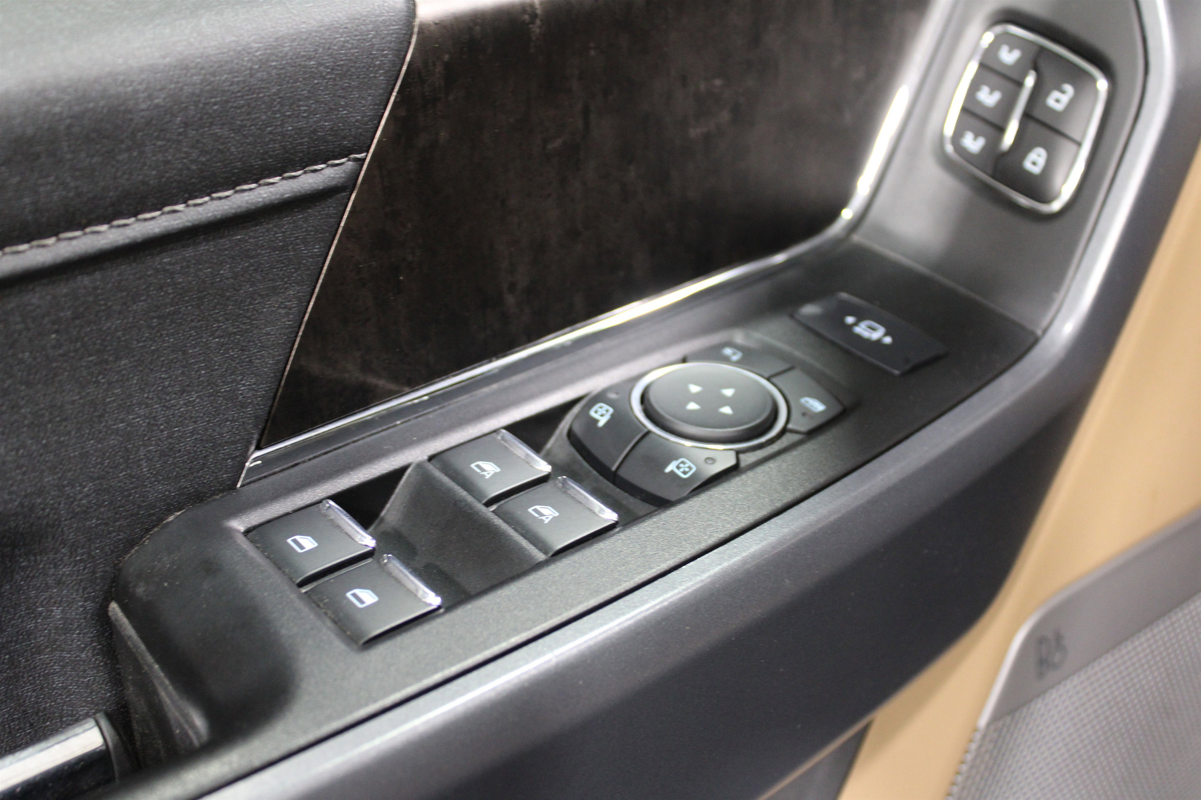 Used 2023 Ford F250 Lariat w/ Lariat Ultimate Package image 6