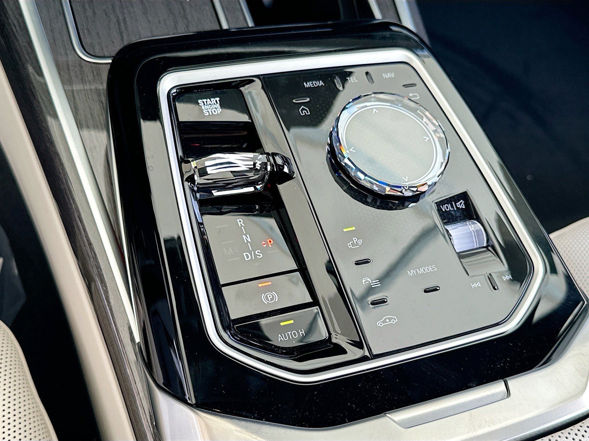 New 2026 BMW 750e xDrive AWD/4WD image 15