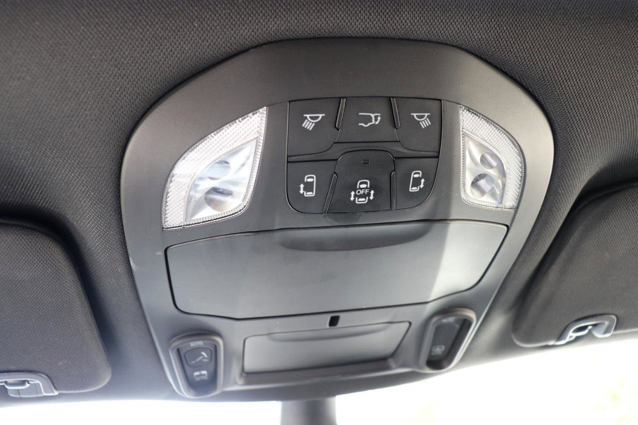 Used 2025 Chrysler Pacifica Limited FWD image 50