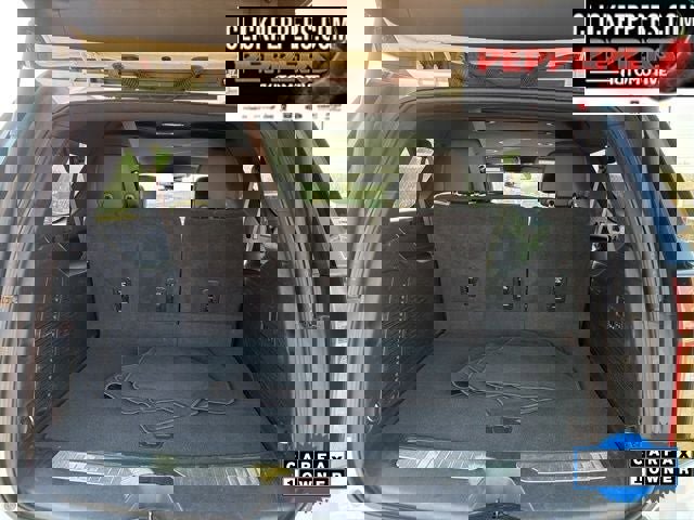 Used 2023 Chevrolet Suburban Premier image 13