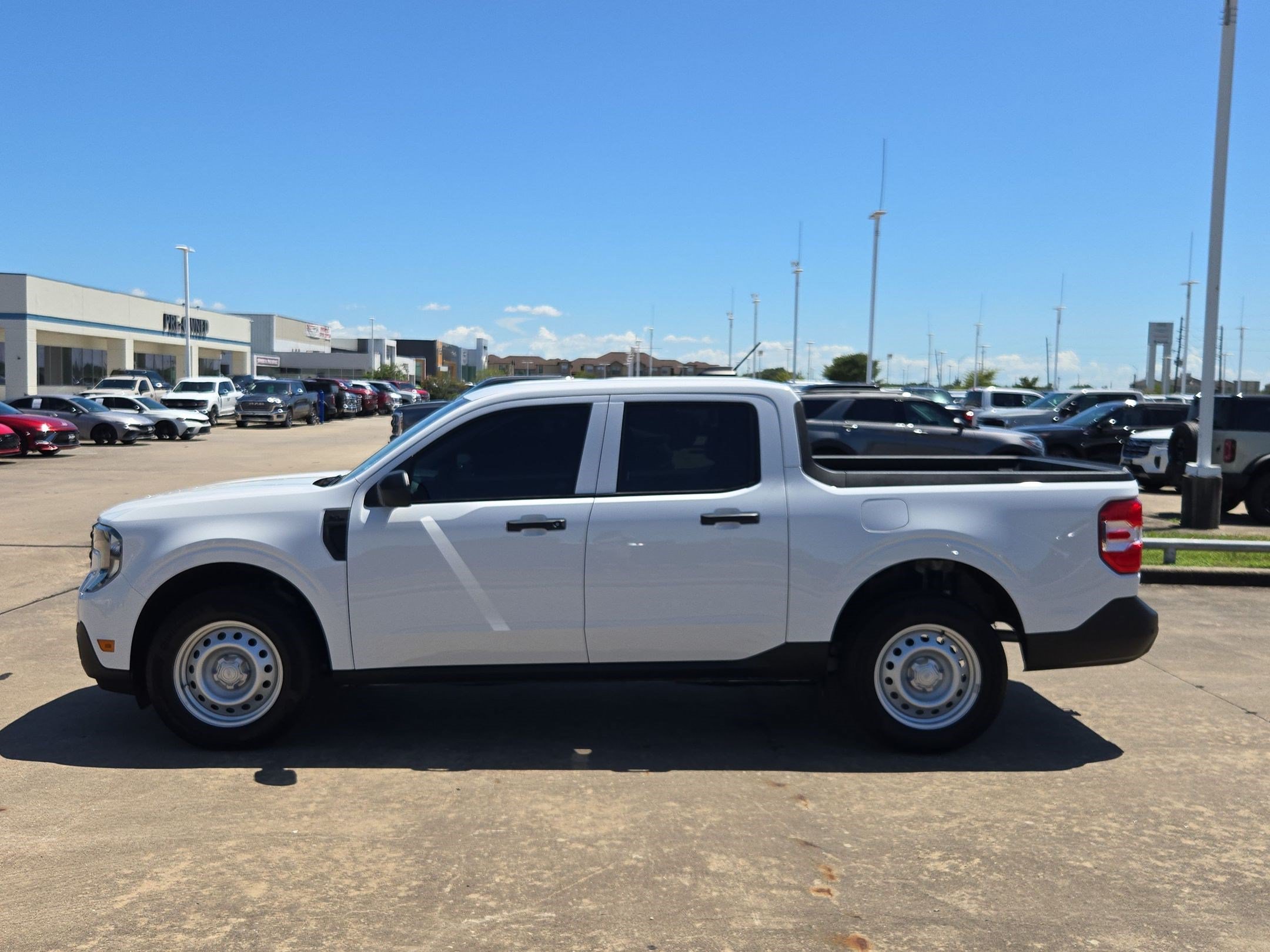 Used 2025 Ford Maverick XL FWD image 9