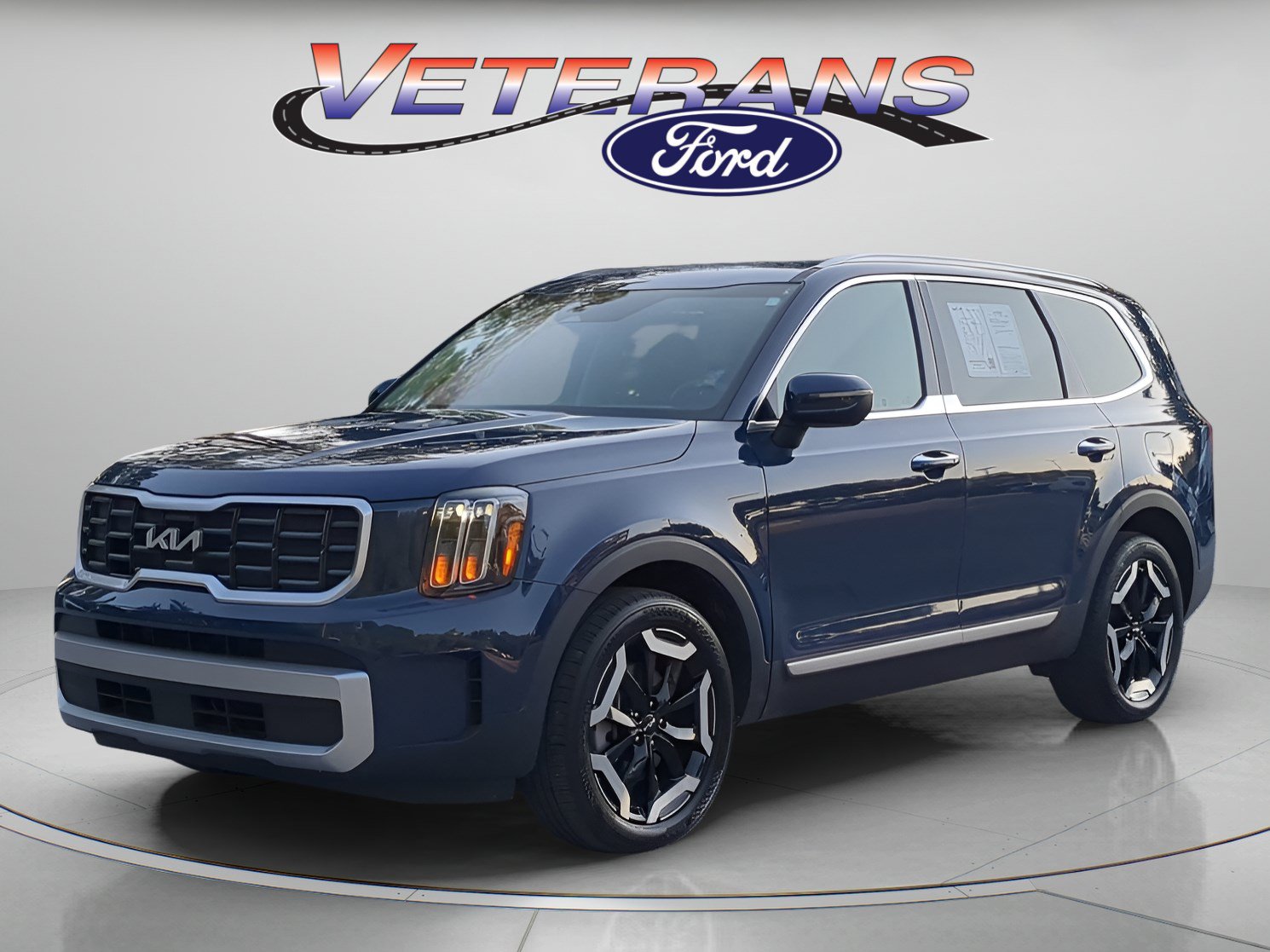 Used 2024 Kia Telluride S w/ S Sunroof Package