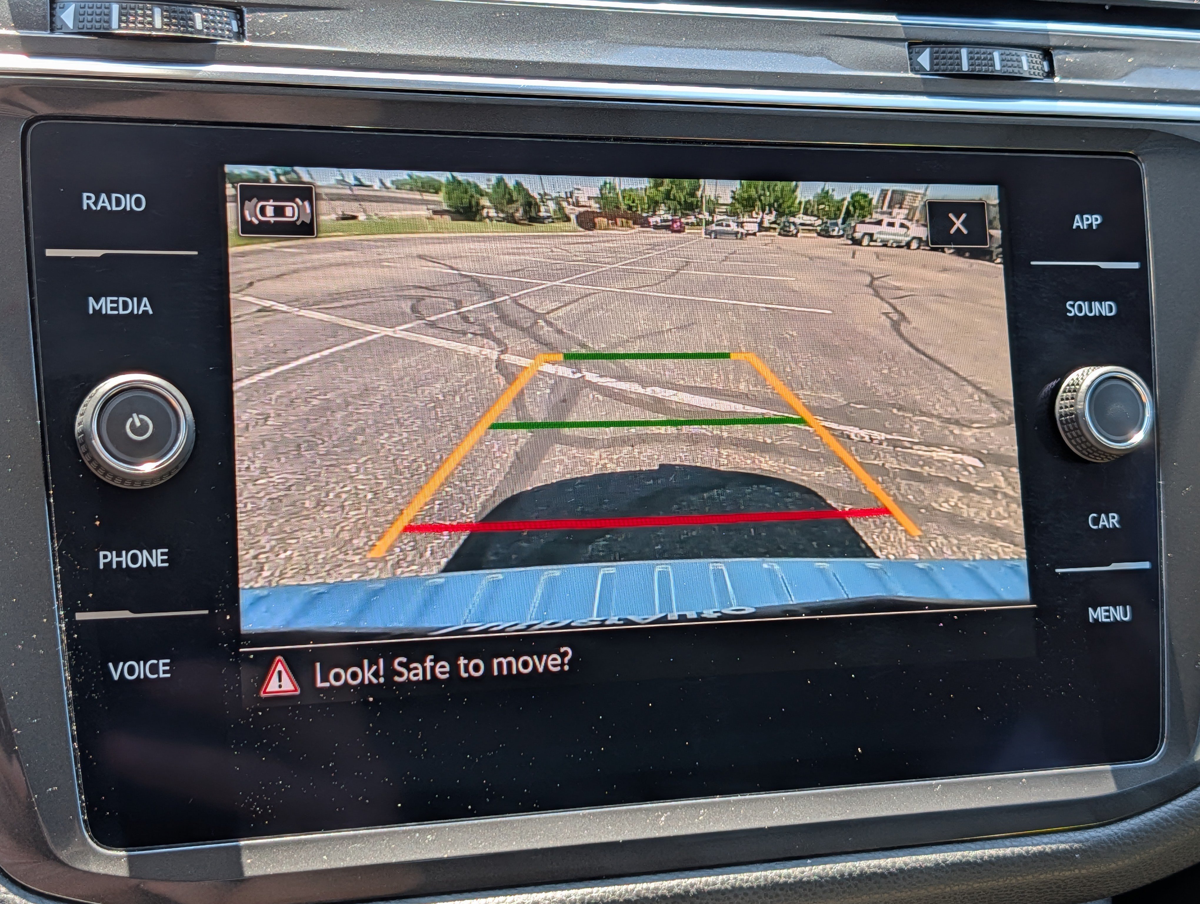 Used 2022 Volkswagen Tiguan SE AWD/4WD image 27