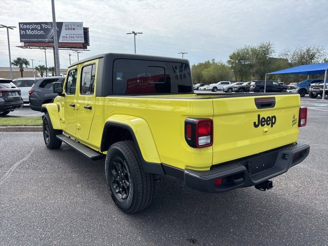 Used 2023 Jeep Gladiator Willys image 4