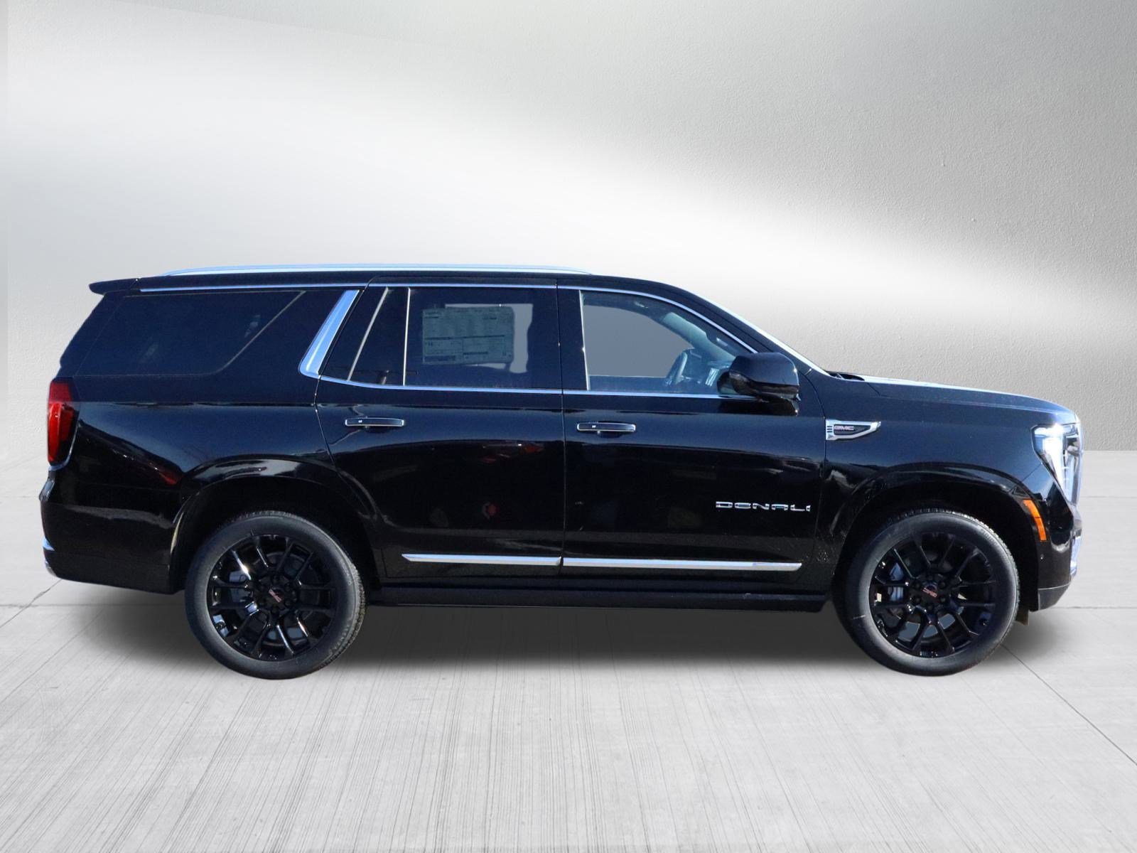 New 2026 GMC Yukon Denali w/ Sun & Power Step Package image 8