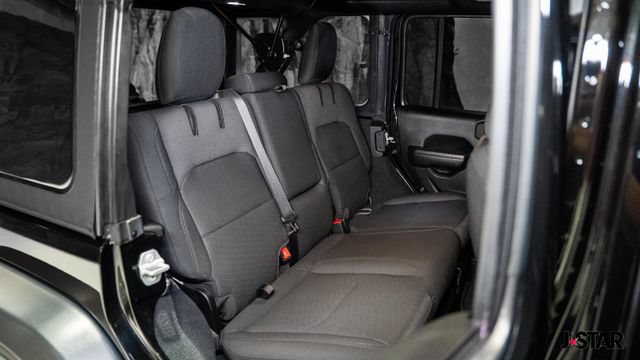 Used 2023 Jeep Wrangler Unlimited w/ Cold Weather Group AWD/4WD image 9