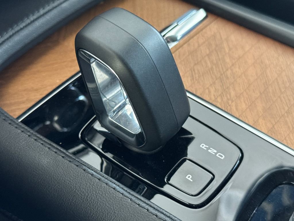 Certified 2023 Volvo XC90 T8 Plus w/ Protection Package Premier image 22