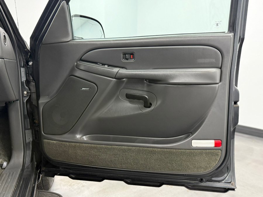 Used 2003 Chevrolet Avalanche 4x4 w/ Suspension Package, Off-Road image 35