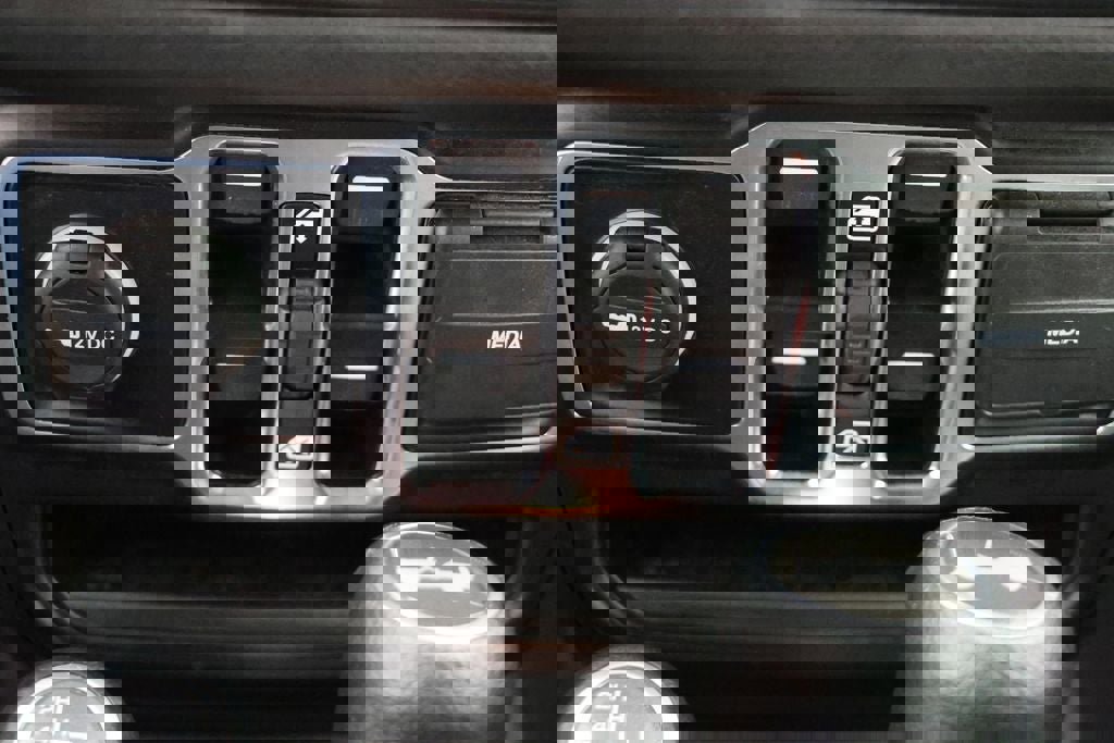 Used 2024 Jeep Wrangler Sport S image 24