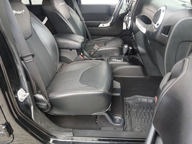 Used 2015 Jeep Wrangler Unlimited Sahara AWD/4WD image 24
