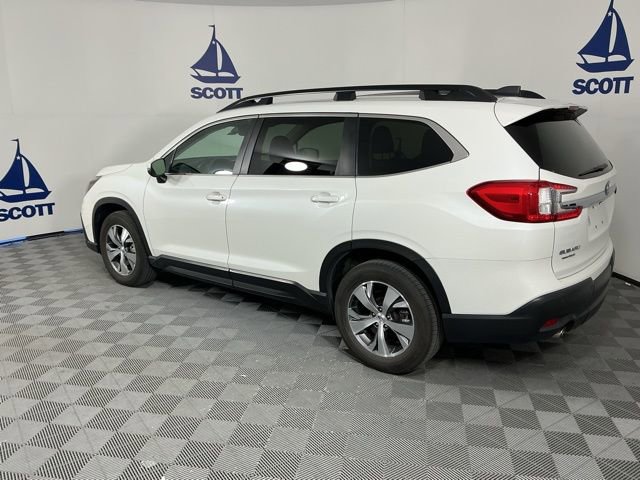 Used 2023 Subaru Ascent Premium w/ Convenience Package image 3
