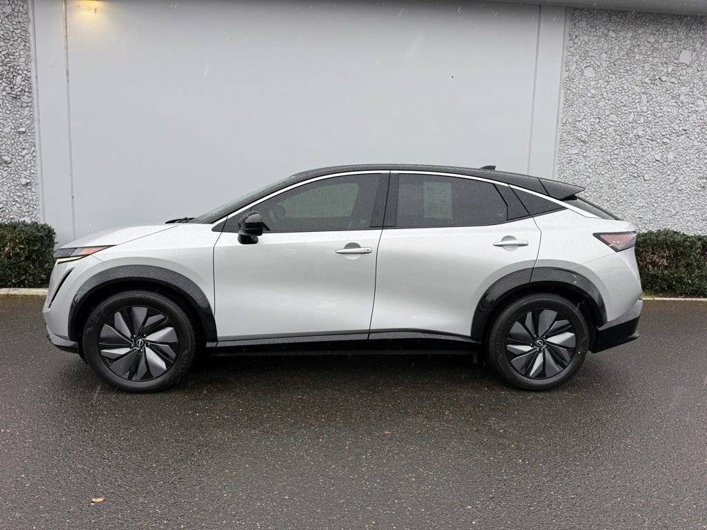 Used 2023 Nissan Ariya FWD image 2