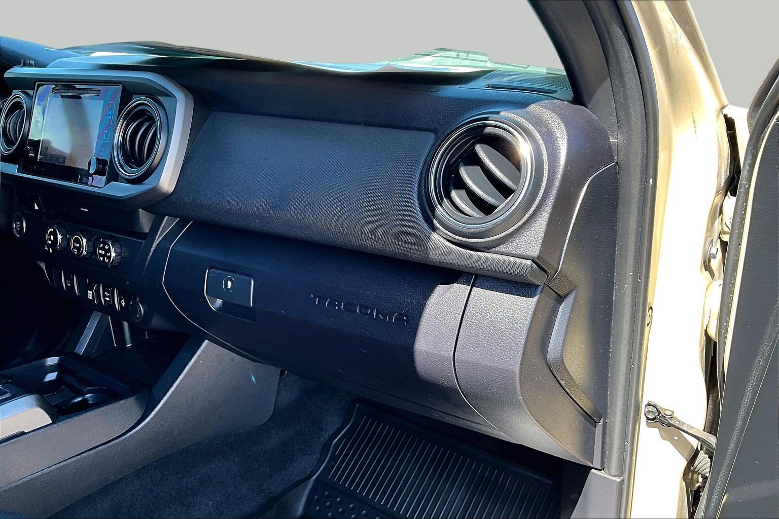 Used 2019 Toyota Tacoma TRD Sport RWD image 15