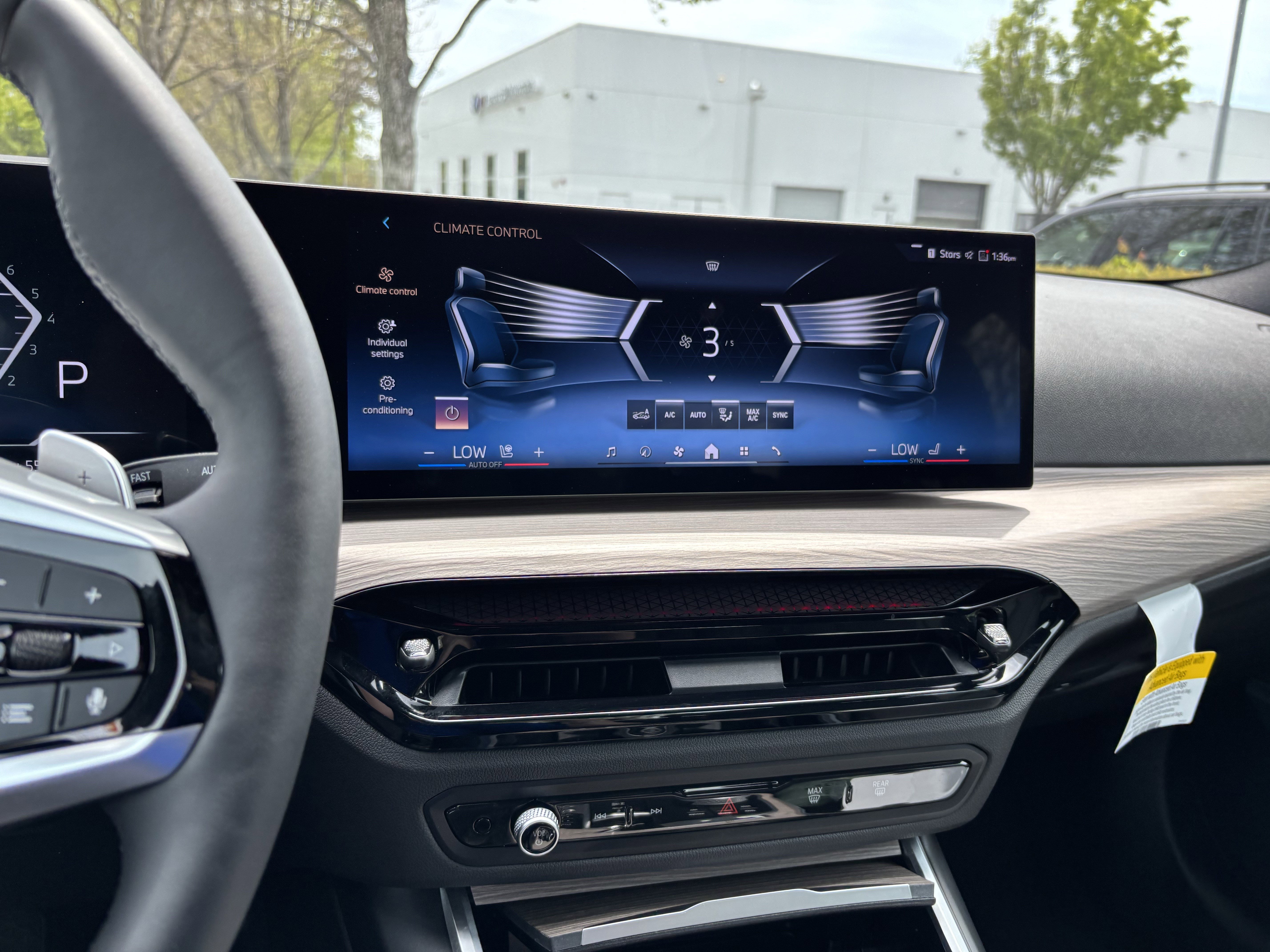 Certified 2025 BMW 330i Sedan RWD image 31