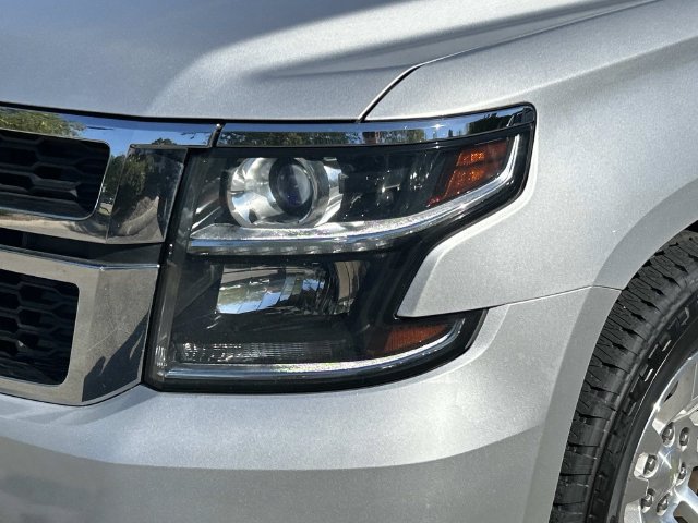 Used 2016 Chevrolet Suburban LT RWD image 9