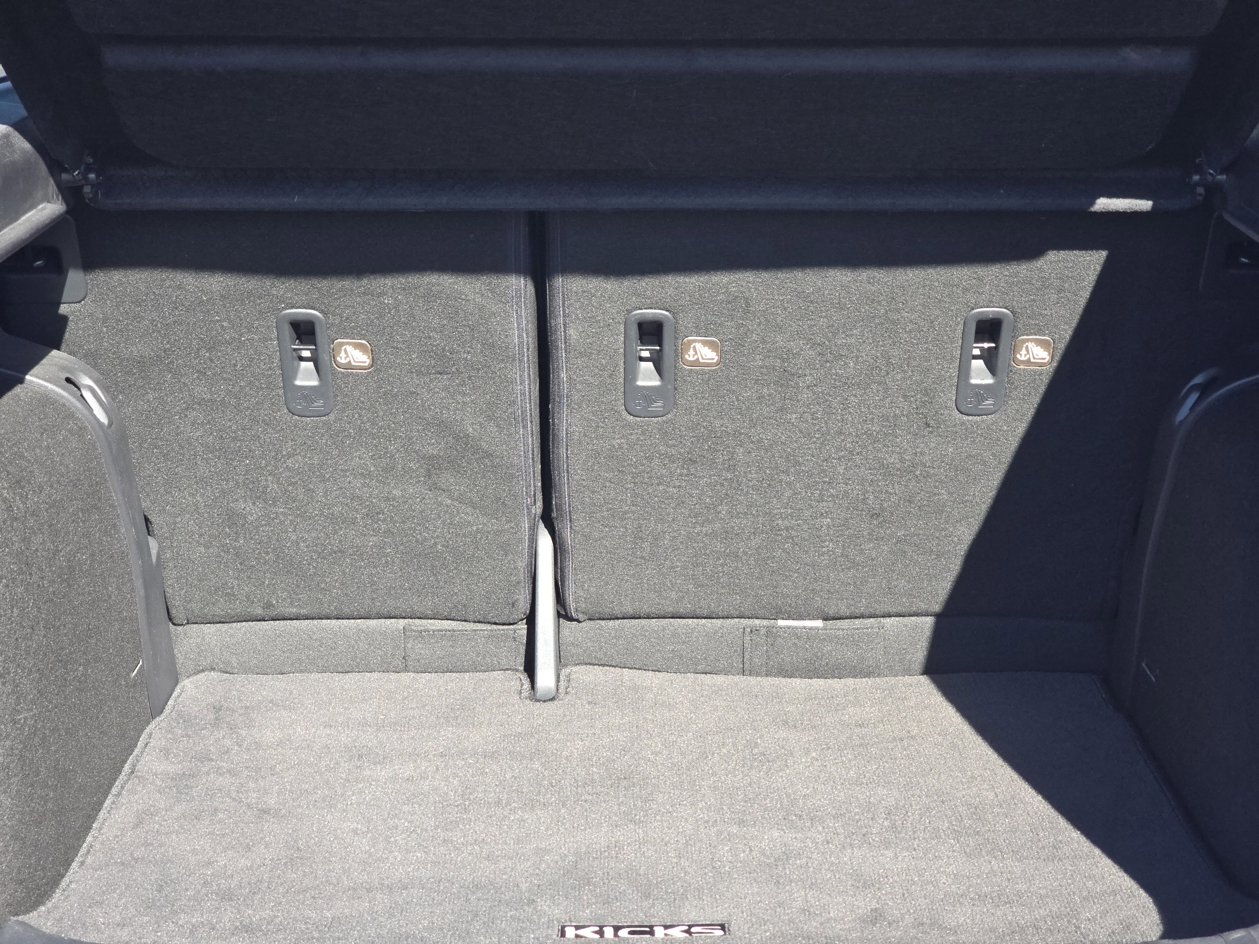 Used 2019 Nissan Kicks SV w/ Exterior Package image 11