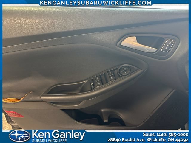 Used 2018 Ford Focus SE w/ SE Appearance Package FWD image 10