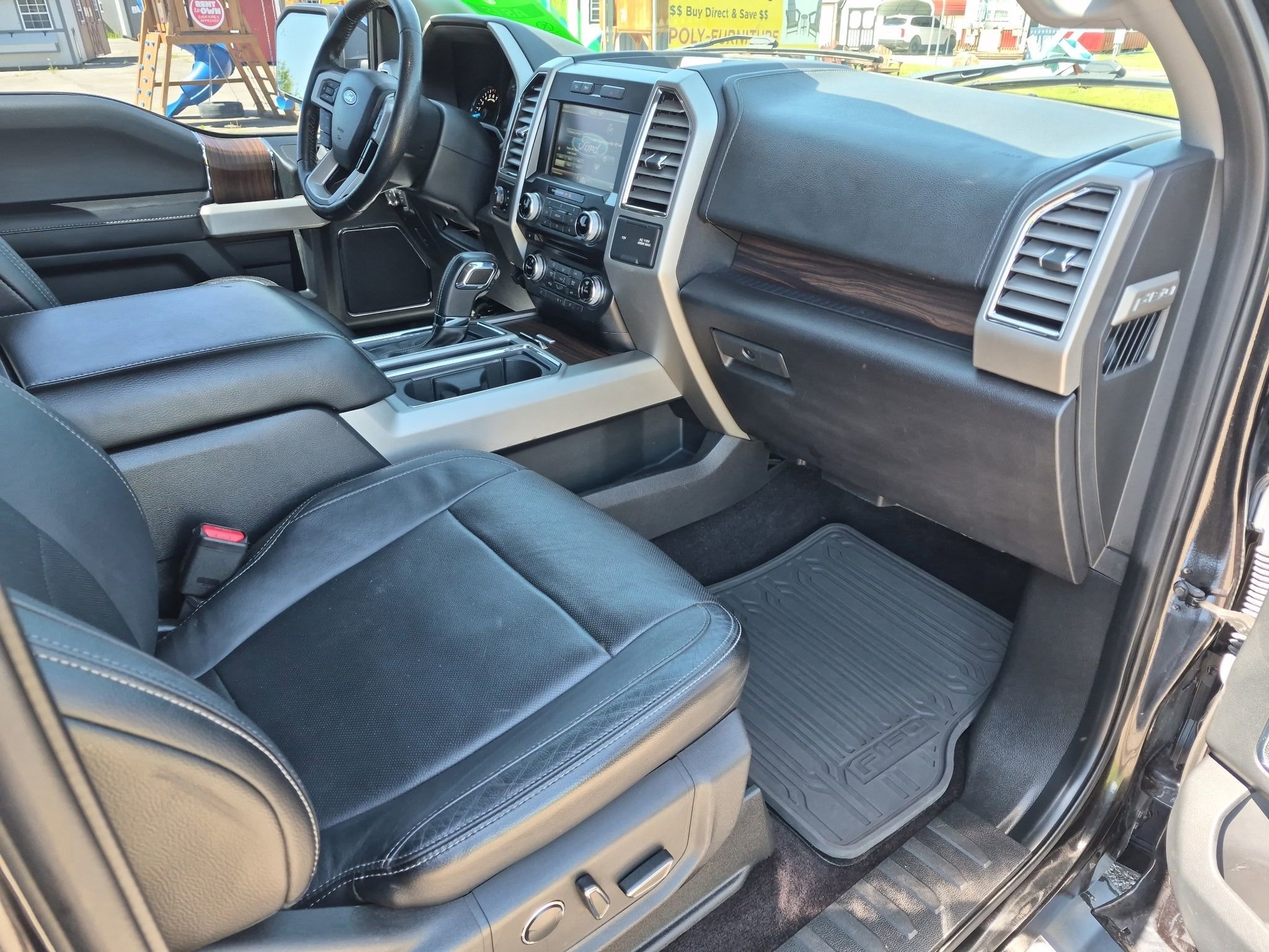 Used 2015 Ford F150 Lariat w/ Equipment Group 502A Luxury AWD/4WD image 35