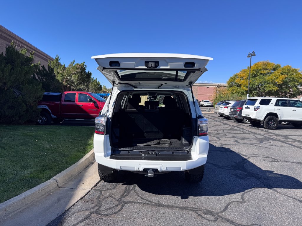 Used 2022 Toyota 4Runner SR5 AWD/4WD image 11