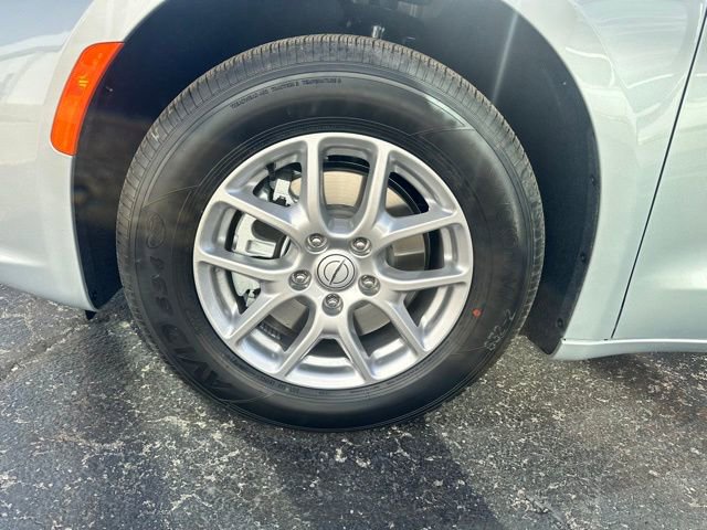 New 2026 Chrysler Pacifica Select image 28
