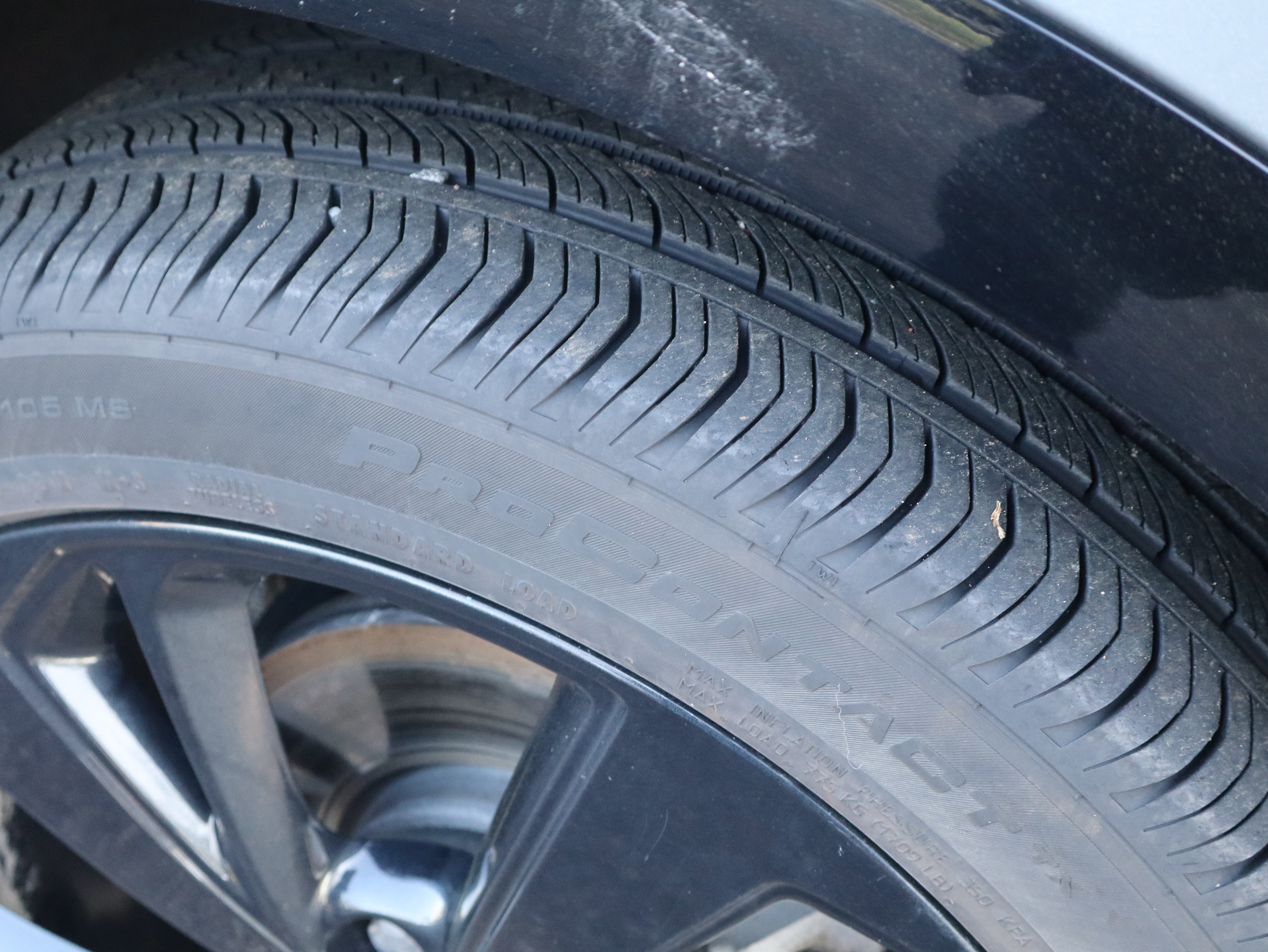 Used 2023 Buick Envision Essence w/ Sport Touring Package image 14