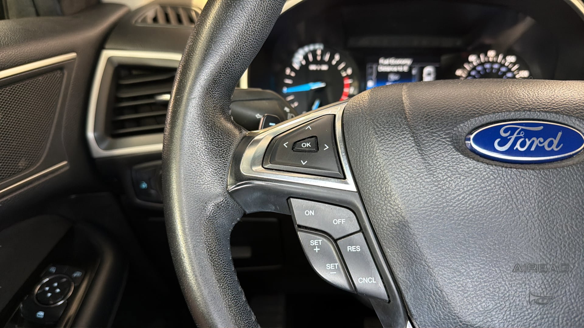Used 2017 Ford Edge SEL FWD image 27