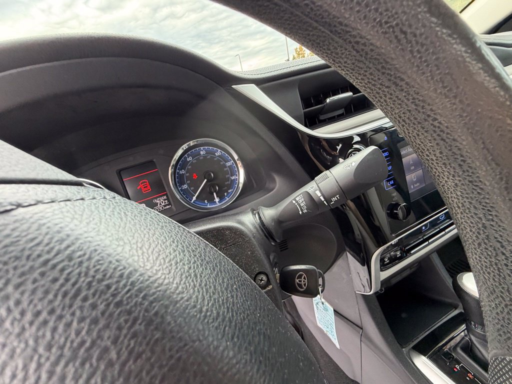 Used 2018 Toyota Corolla LE FWD image 33